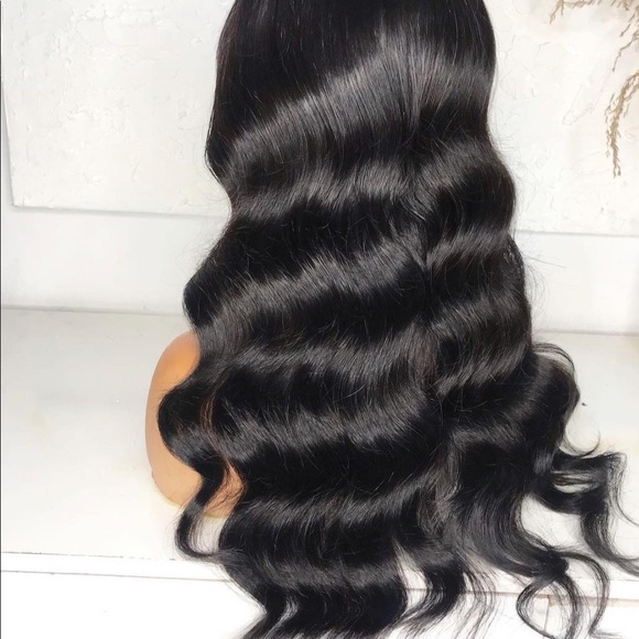 Bodywave closure wig unit - Picture 3 of 3